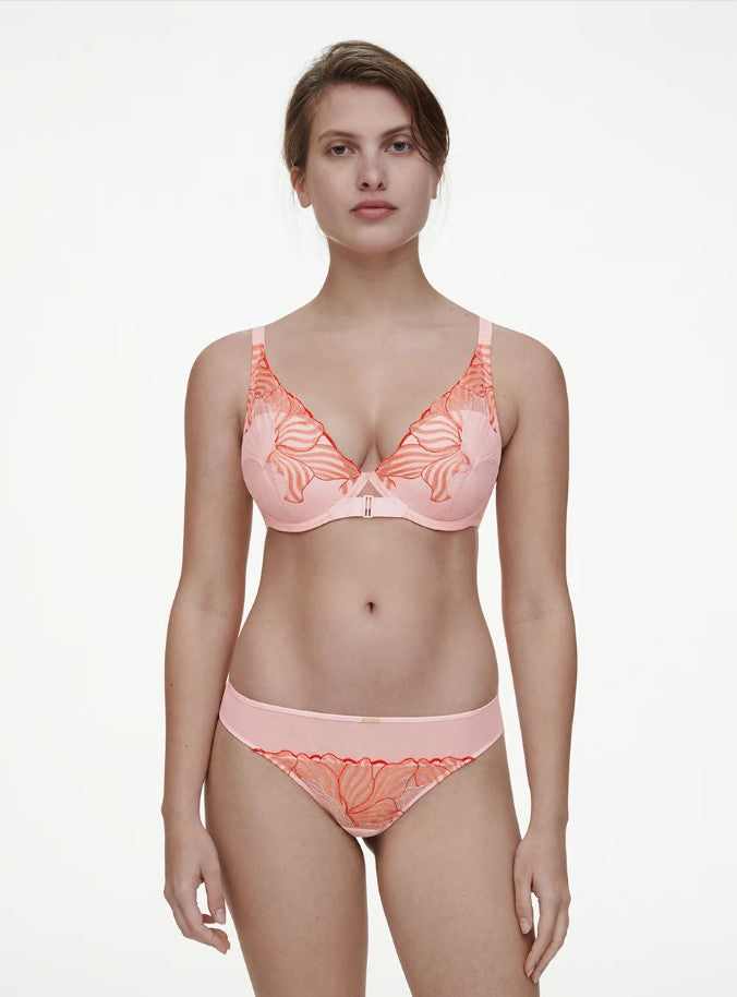 Legend Lace Plunge Contour Bra