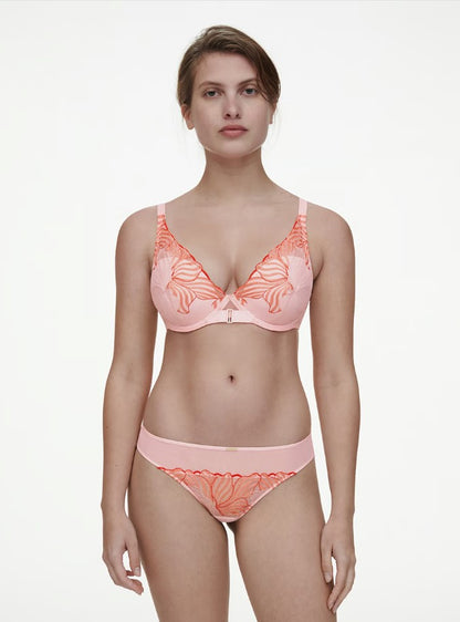 Legend Lace Plunge Contour Bra