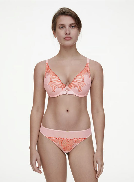 Legend Lace Plunge Contour Bra
